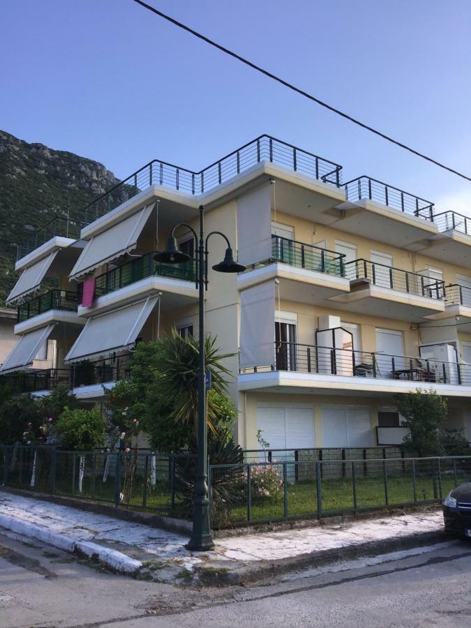 Ourania'S Apartments كامينا فورلا المظهر الخارجي الصورة