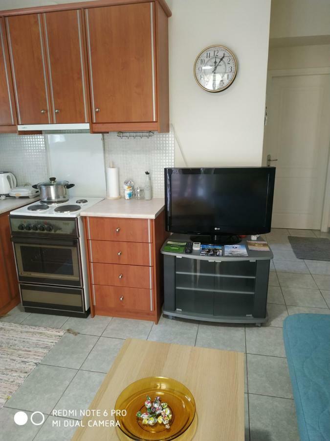 Ourania'S Apartments كامينا فورلا المظهر الخارجي الصورة