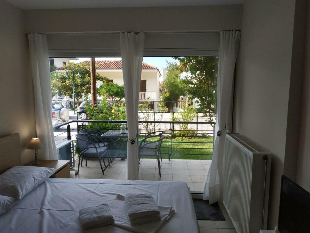 Ourania'S Apartments كامينا فورلا المظهر الخارجي الصورة