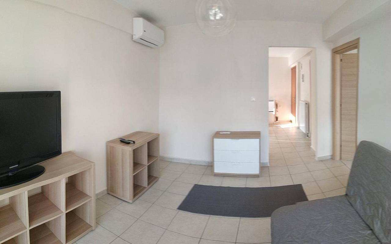 Ourania'S Apartments كامينا فورلا المظهر الخارجي الصورة